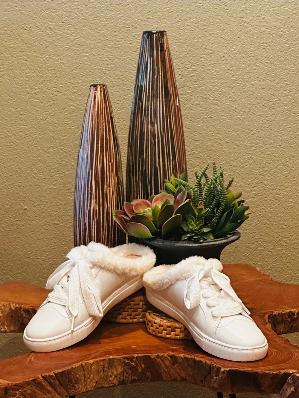 Kate Spade New York Faux Fur Lace Up Sneakers Ivory Size 7B - Picture 2 of 9